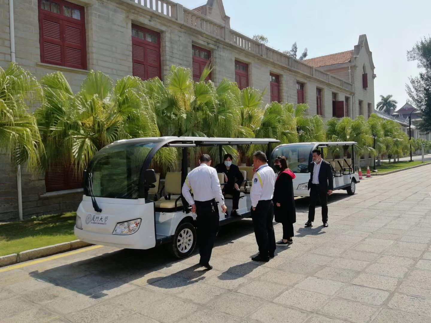 廈門大學(xué)旅游旺季添新車，選擇卓越電動車